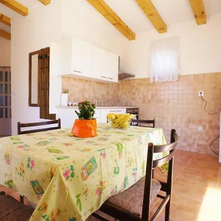 Сasa de vacaciones Peaceful Bungalow Close To The Beach In Medulin