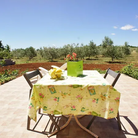 Peaceful Bungalow Close To The Beach In Сasa de vacaciones
