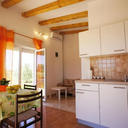Сasa de vacaciones Peaceful Bungalow Close To The Beach In Medulin