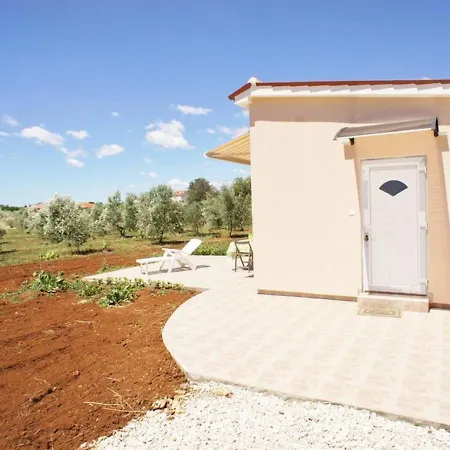 Сasa de vacaciones Peaceful Bungalow Close To The Beach In *