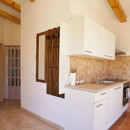 Peaceful Bungalow Close To The Beach In * Medulin